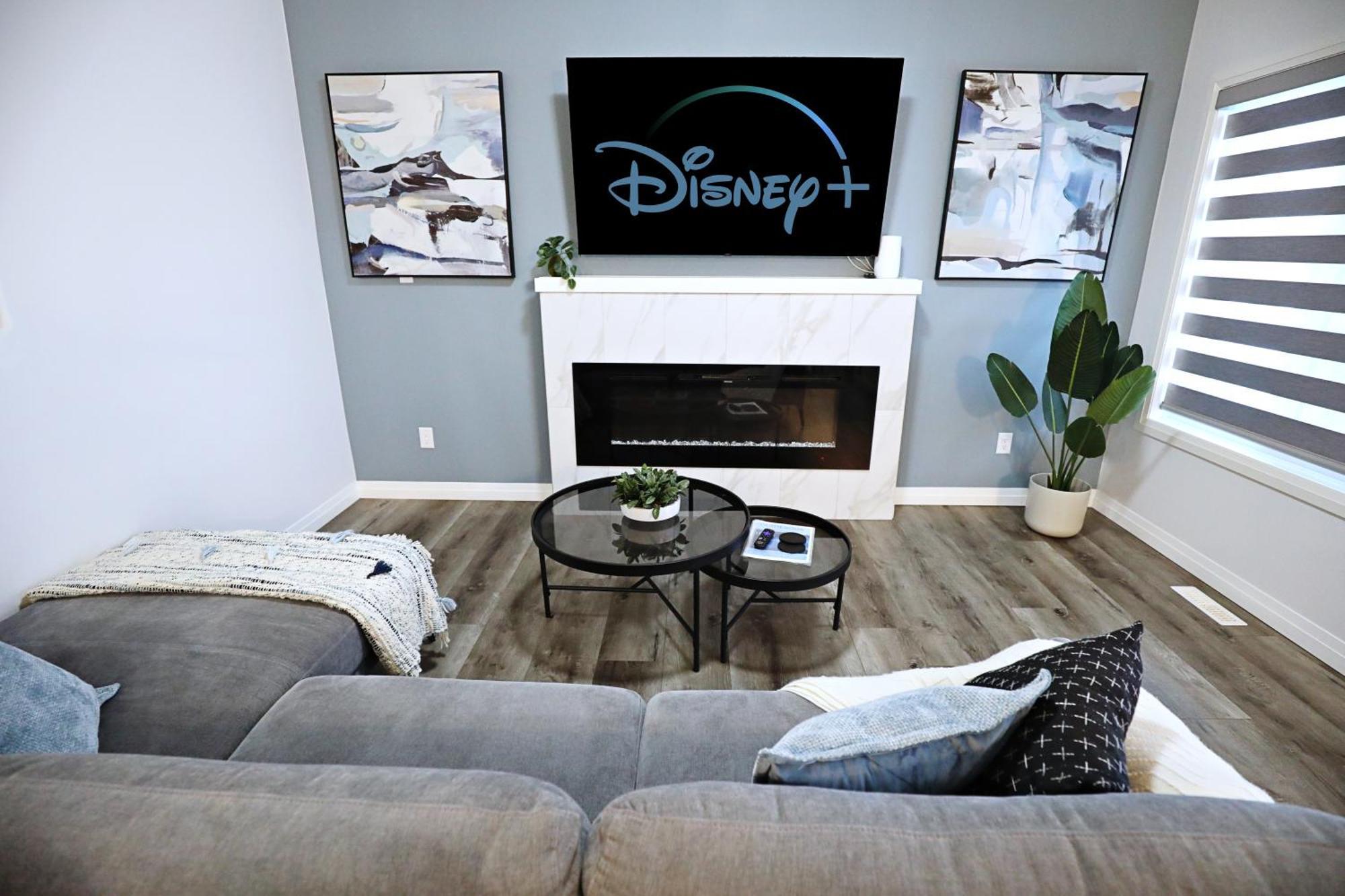 فيلا Three King Beds,Central A/C,Fireplace,Park,Disney+ إيدمونتون المظهر الخارجي الصورة